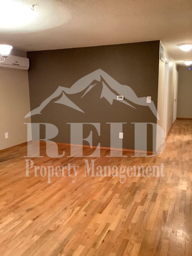 Building Photo - Central Kitsap Rambler 3 Bed 1.5 Bath 2 car garage