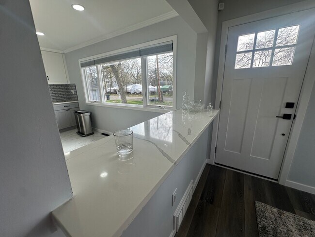 Building Photo - 595 Kingfisher Cir