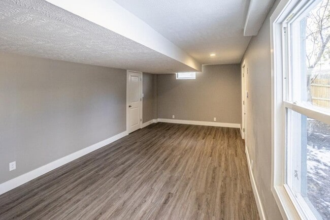 Building Photo - 12713 Ridgeview Cir