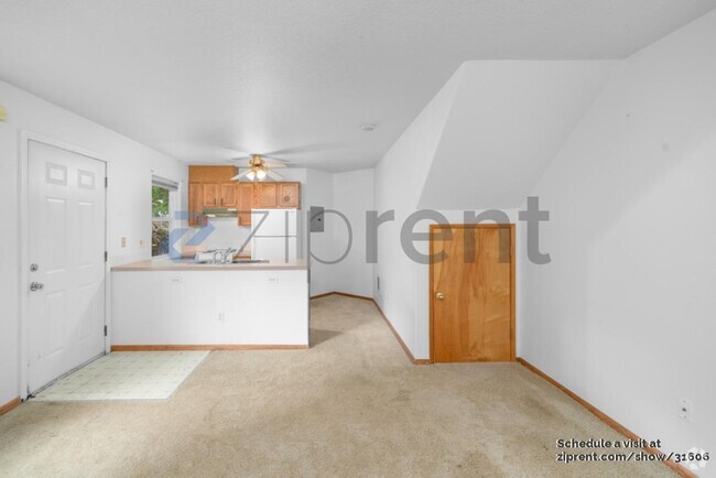 Building Photo - 1526 NE 68th Ave