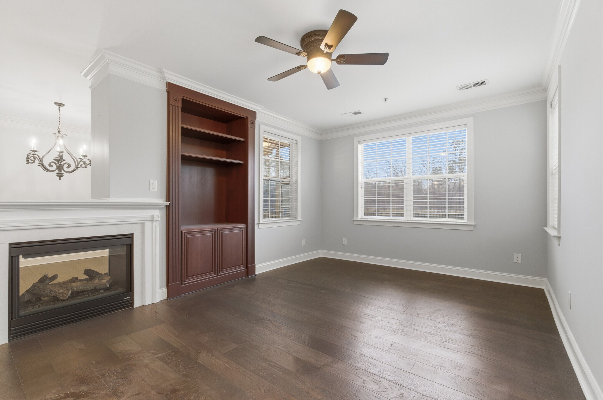 Building Photo - 10421 Rosegate Ct