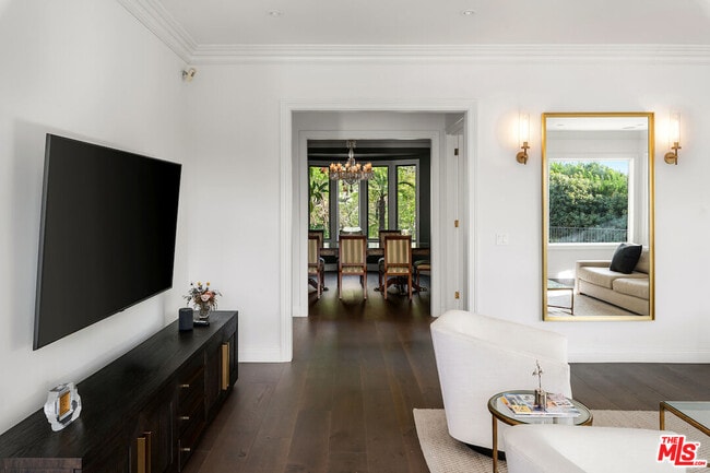 Building Photo - 1845 Loma Vista Dr