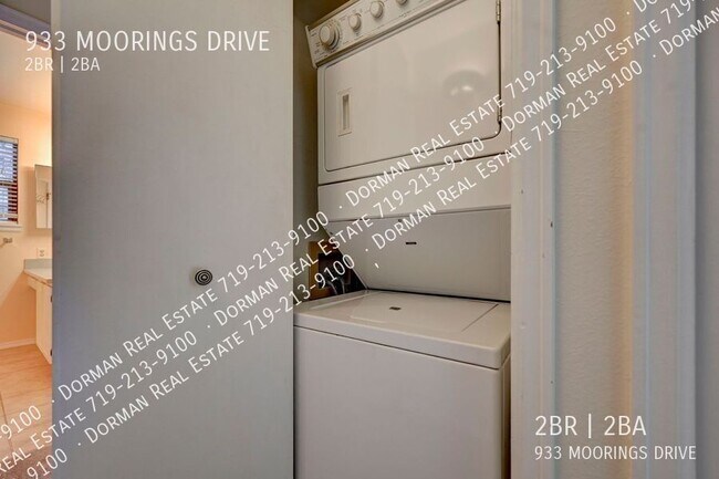 Building Photo - 933 Moorings Dr