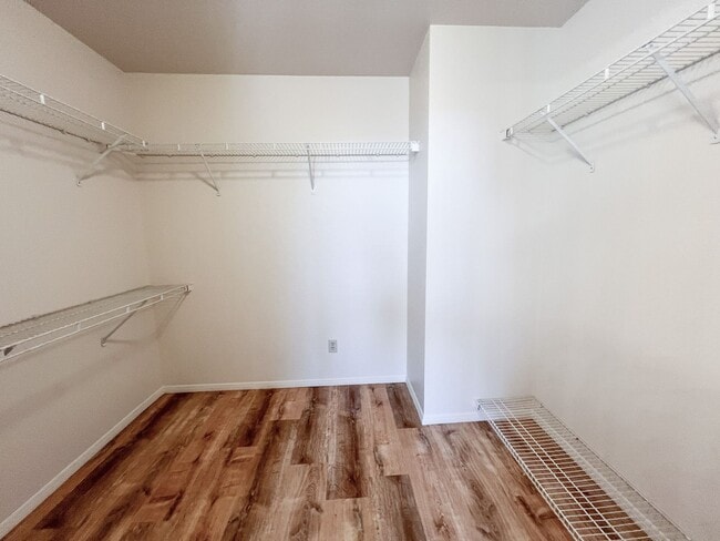 Building Photo - TOWNHOME - COTTONWOOD - SAWMILL GARDENS HOA