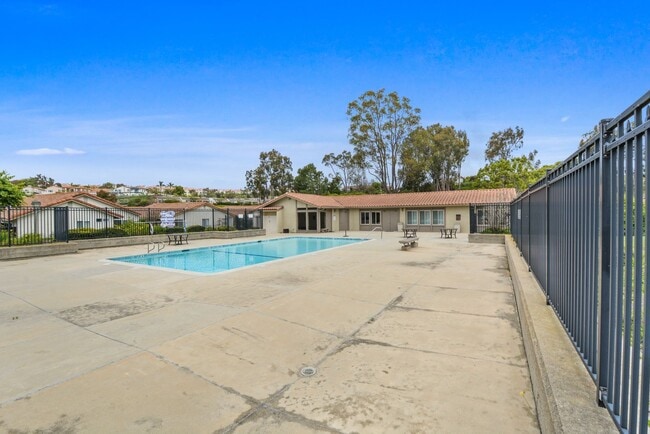 Building Photo - Beautiful Single-Level Detached Home in Villa Pacifica For Lease