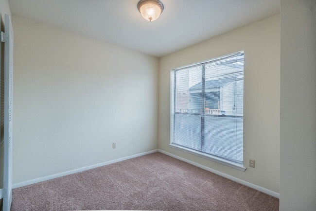 Building Photo - 16111 ASPENGLEN DR #206 - Beautiful 2 Bedroom, 2 Bath with Pool View!