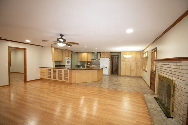 Building Photo - 111 Ashley Ln
