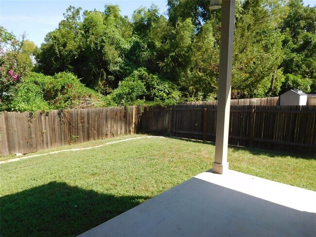 Building Photo - 911 Middle Brook Dr