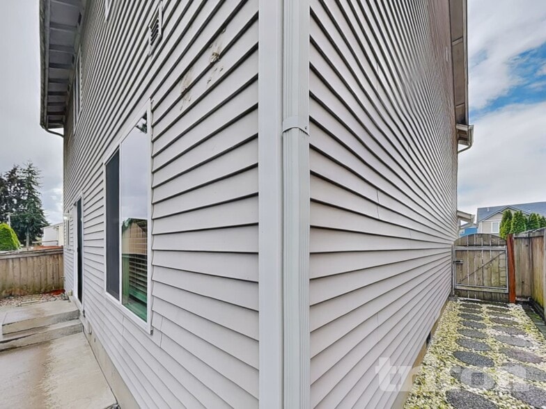 Building Photo - 6509 NE 139th Ct