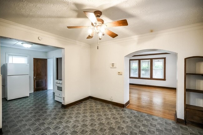 Building Photo - 409 E Melbourne Ave