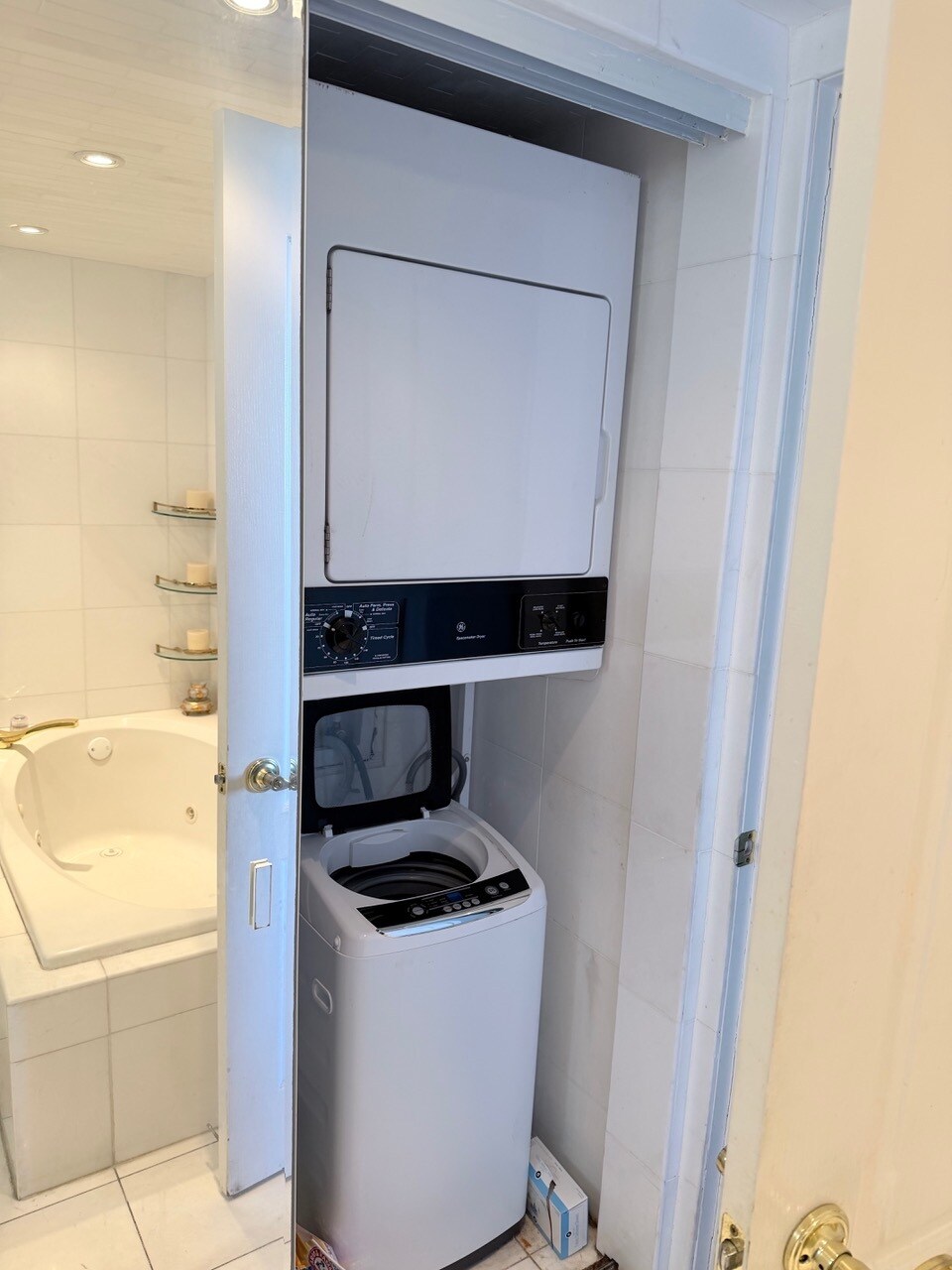 Building Photo - 1900 Purdy Ave