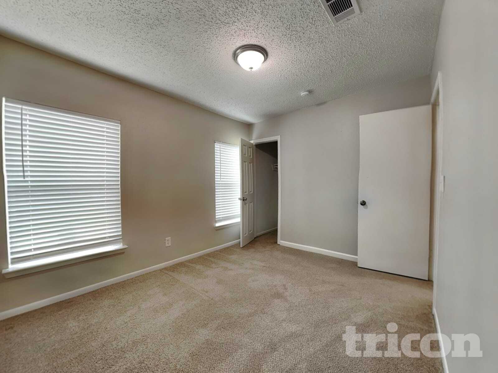 Building Photo - 2610 Townhall Ln