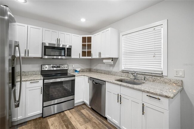 Building Photo - 1605 W Knollwood St