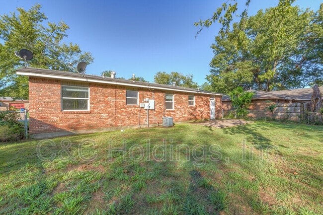 Building Photo - 2427 S 126th E Ave