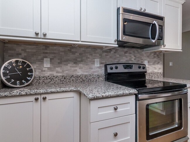 Building Photo - 36 Bonad Rd