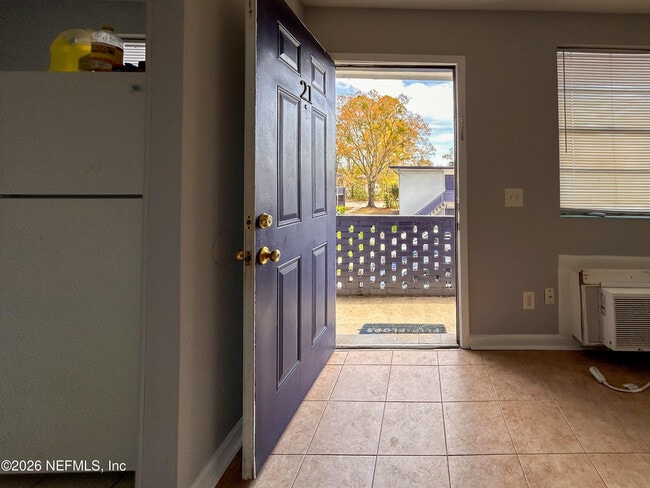 Building Photo - 1122 Woodruff Ave