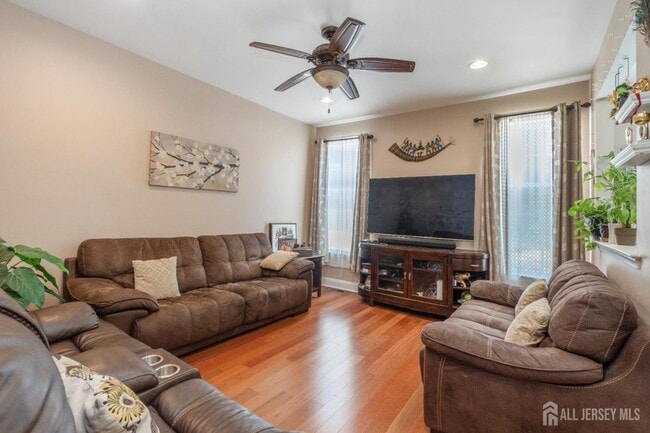 Building Photo - 802 Yarrow Cir