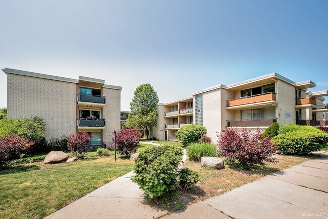 Building Photo - 12550 Fairview Ave