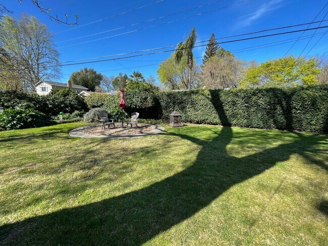 Building Photo - 1724 1/2 Delaware Ave - West Sacramento 95691