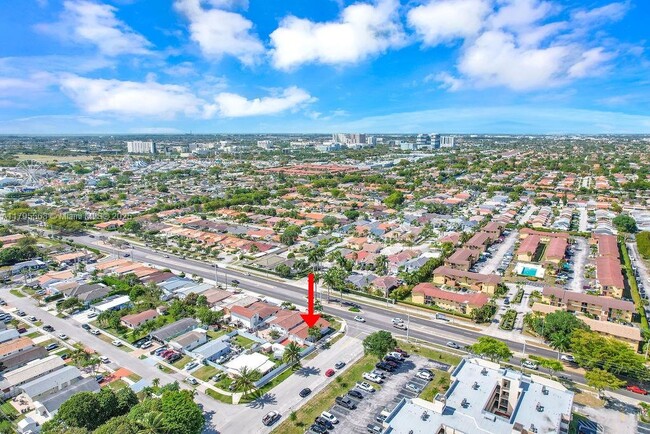 Building Photo - 2400 SW 103rd Ct