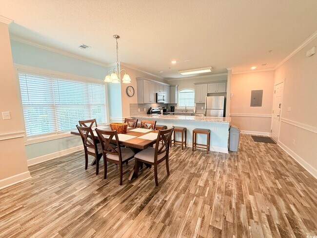 Building Photo - 4860 Carnation Cir