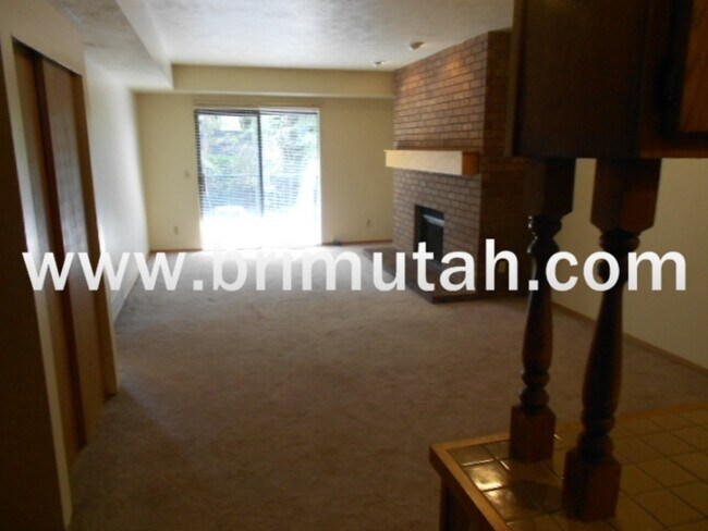 Building Photo - 1304 E 900 S