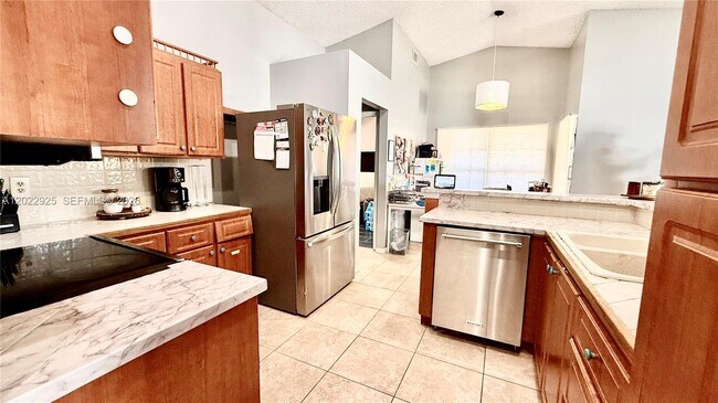 Building Photo - 5470 Pine Cir