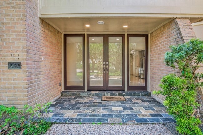 Building Photo - 15607 Memorial Dr