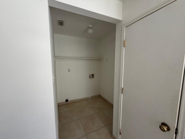 Building Photo - 3203 St Isaac Loop