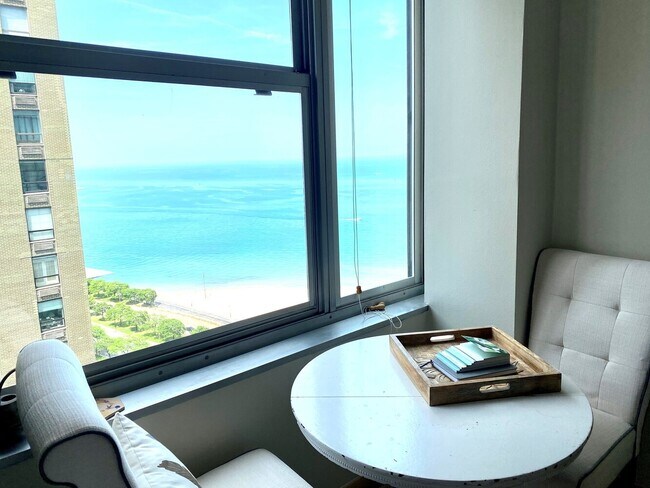 Building Photo - 1000 N Lake Shore Dr