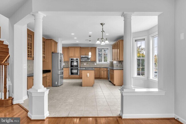 Building Photo - 22855 Oakgrove Rd