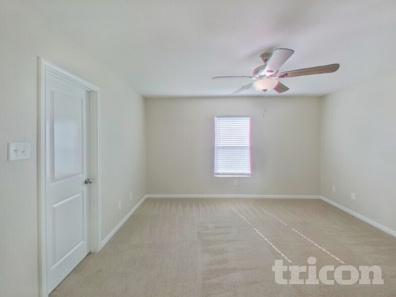 Building Photo - 15676 Del Norte Dr