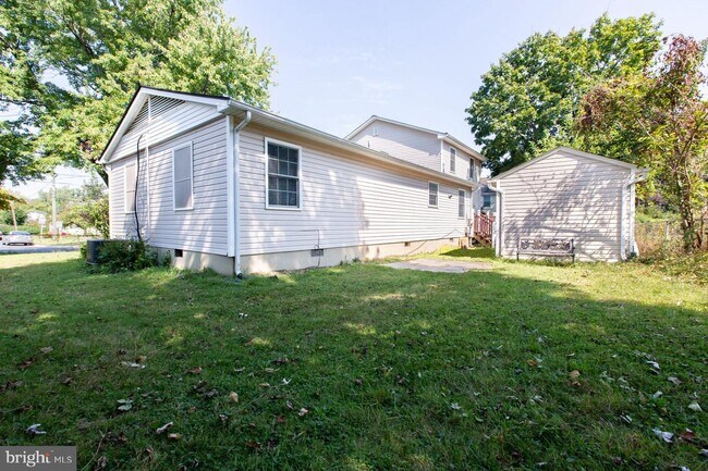 Building Photo - 303 Lincoln Ave