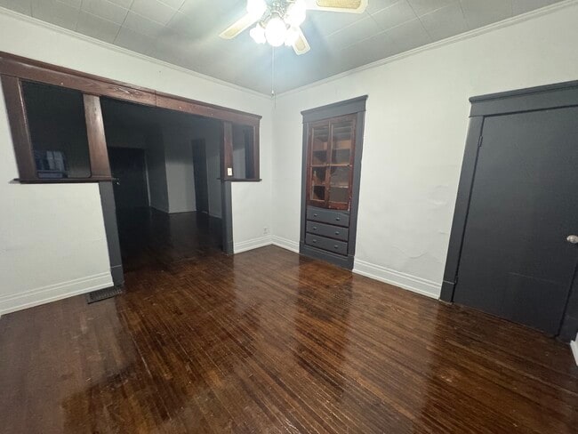 Building Photo - 102 Kentucky-