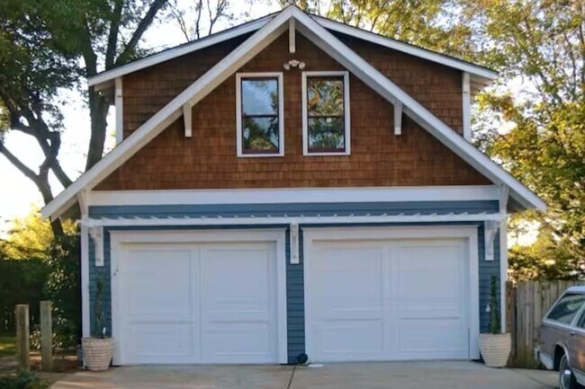 Building Photo - 6 White St NW