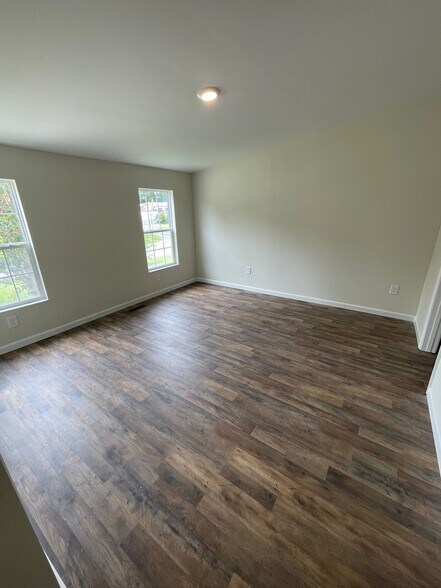 Building Photo - 1745 Bridgewater Dr