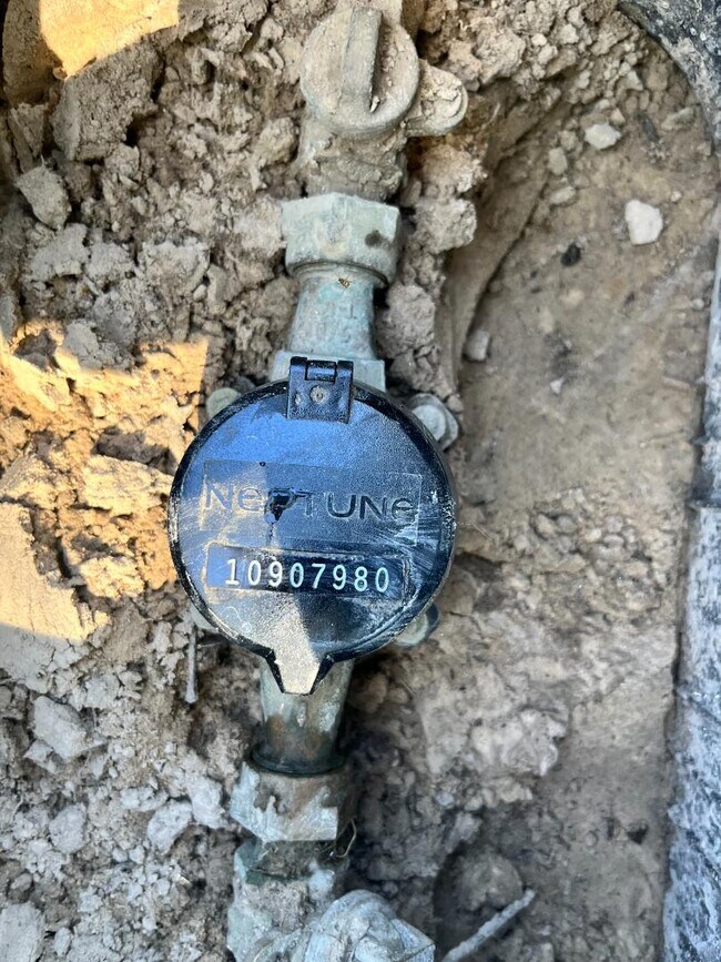 Building Photo - 597 FM 3228