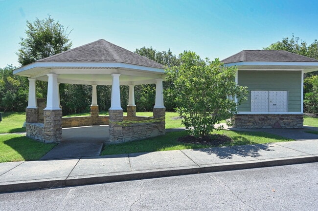 Building Photo - Minutes to Nashville! Stylish 2BR/2.5BA Goodlettsville Townhome