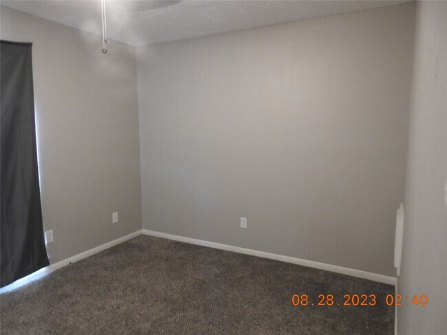 Building Photo - 22 Chapparal Ct