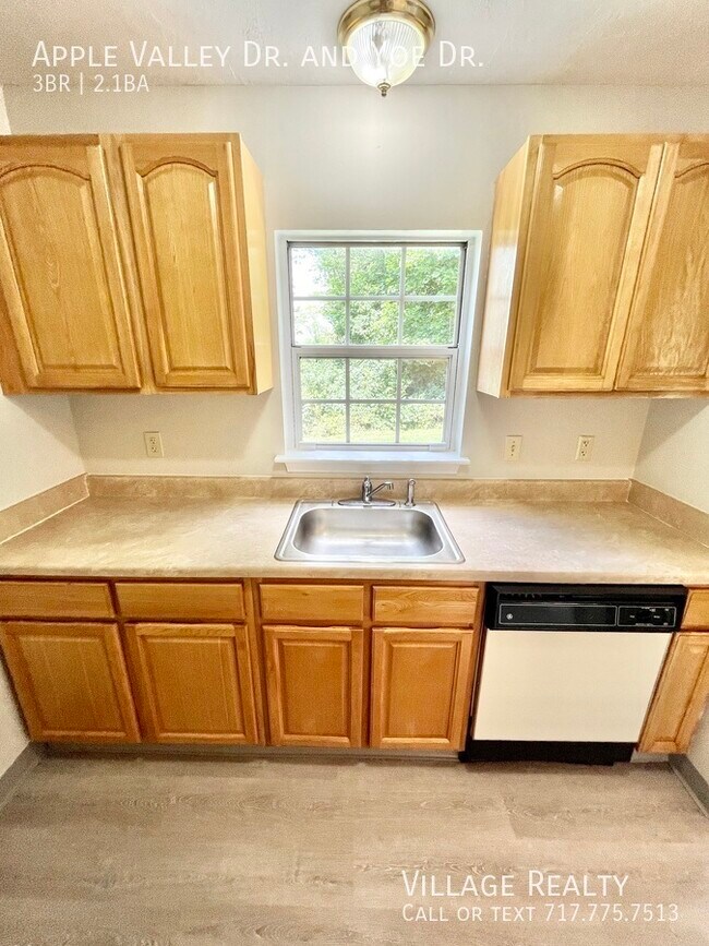 Building Photo - 914 Apple Valley Dr