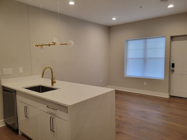 Building Photo - Brand New Constructed 3 BR/3 BA Apartment ...