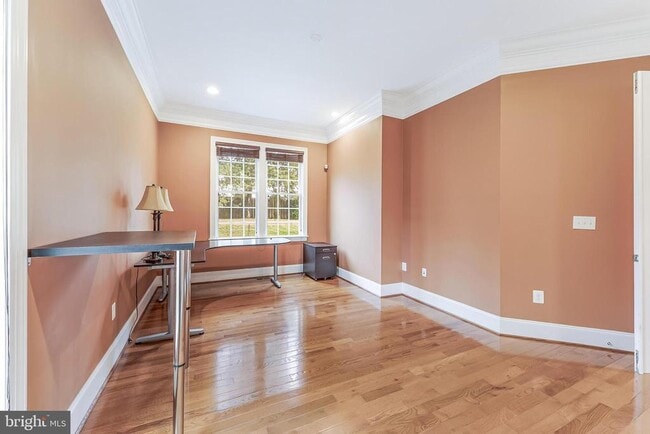 Building Photo - 829 Golden Arrow St