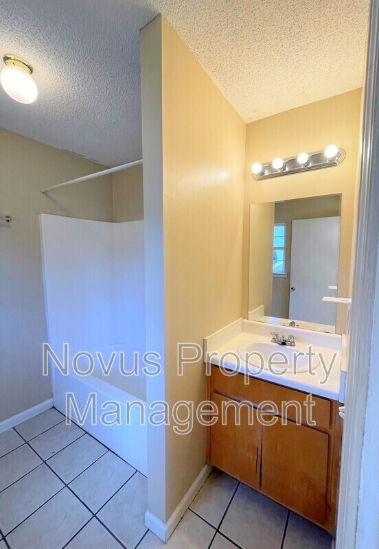 Building Photo - 100 Chalfont Cir