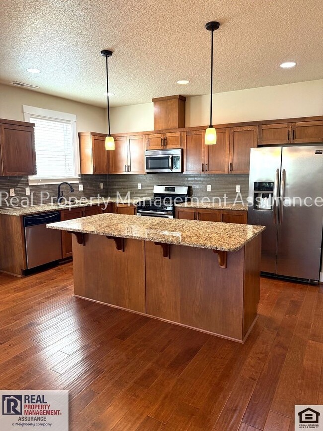 Building Photo - 410 SW Basilone Terrace