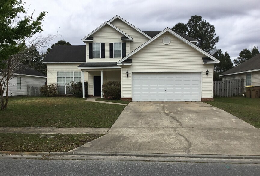 Primary Photo - 805 Laurel Hill Cir
