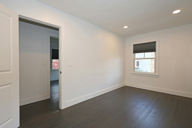 Building Photo - 245 Great Hill Rd