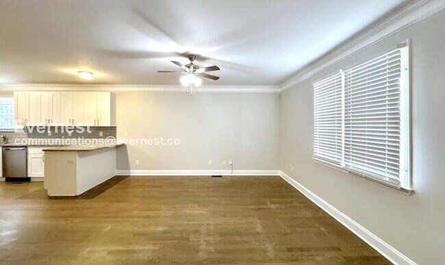 Building Photo - 116 Park Ave SE