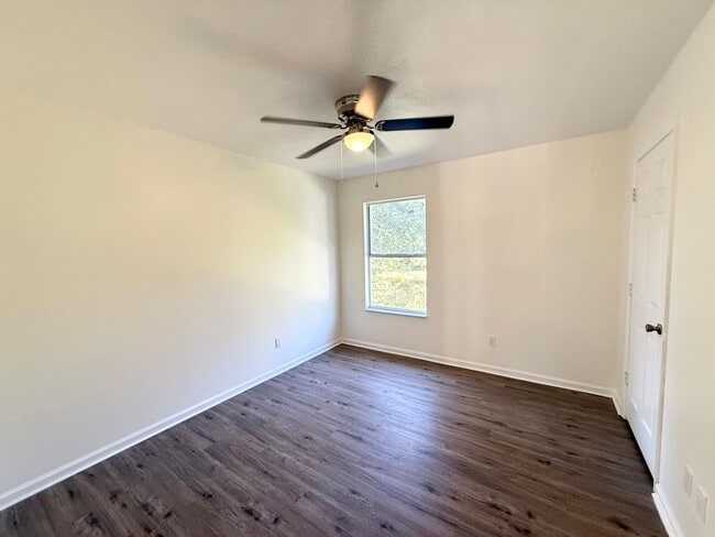 Building Photo - Beautifully Updated 4-Bedroom Home with Po...