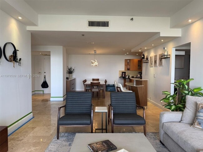 Building Photo - 251 Crandon Blvd