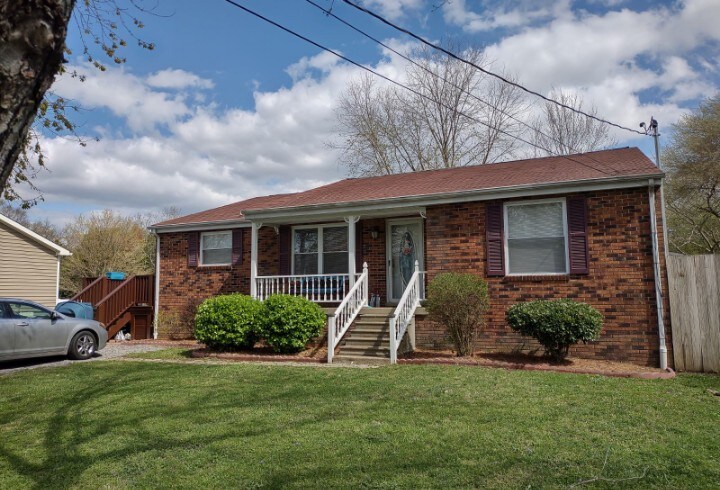 Primary Photo - 309 Blade St